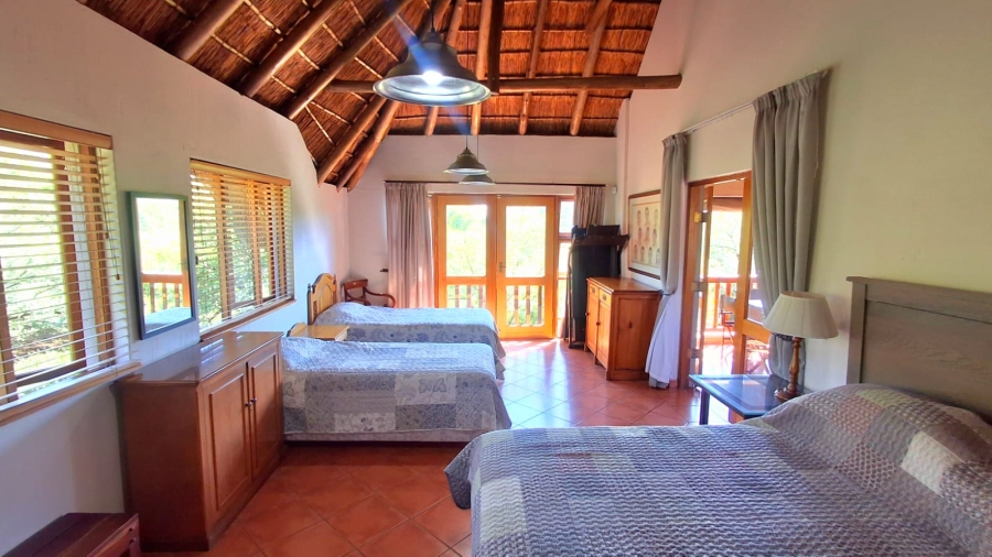 4 Bedroom Property for Sale in Boschenvaal River Front Lodges Free State